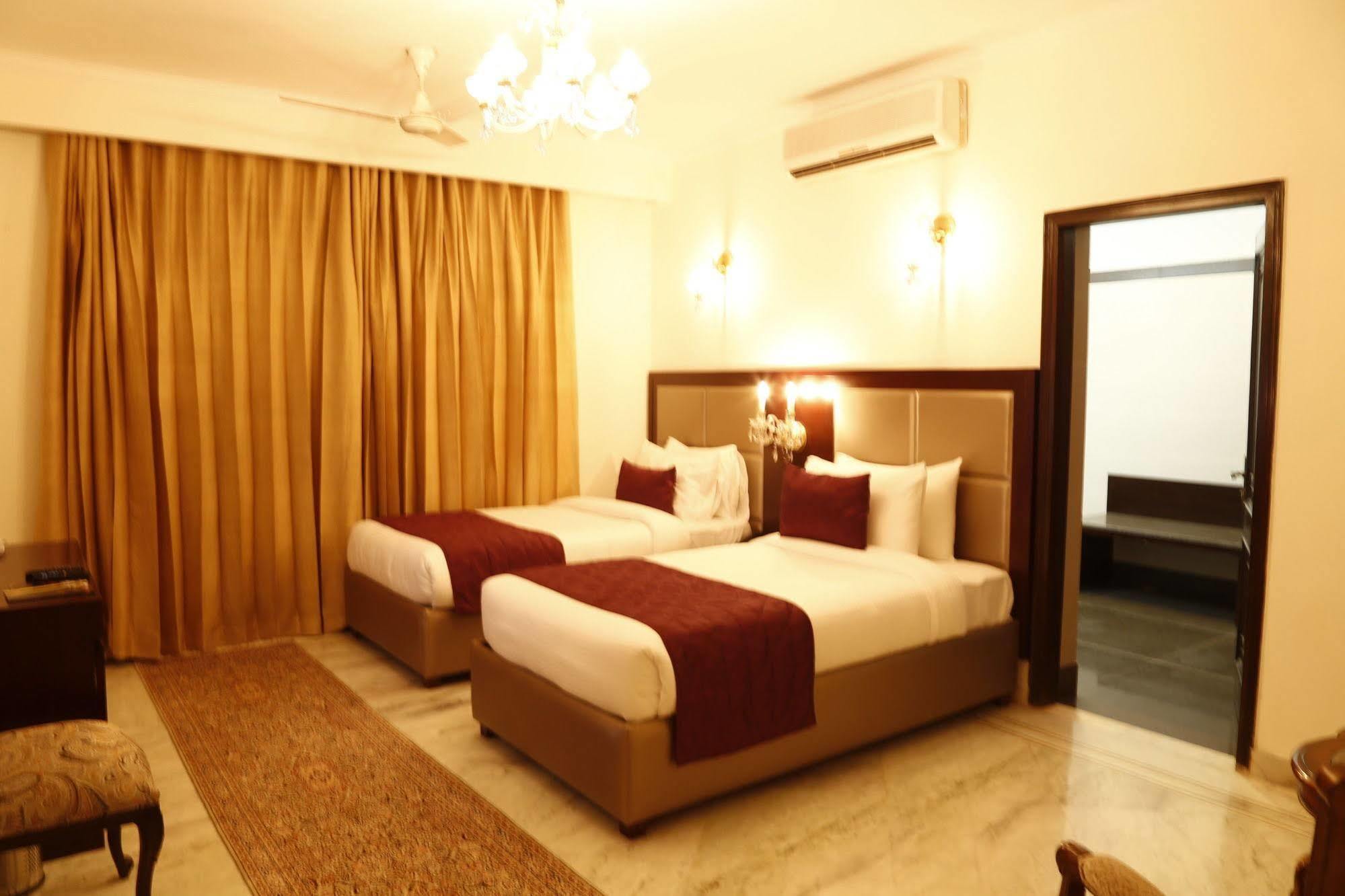 Hotel Africa Avenue Neu-Delhi Exterior foto